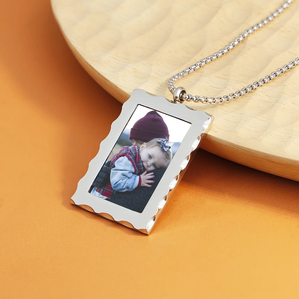 

Personalized Picture Nameplate Necklace Custom Name Photo Necklace Gold Chain Pendant Choker for Women Men Customized Jewelry