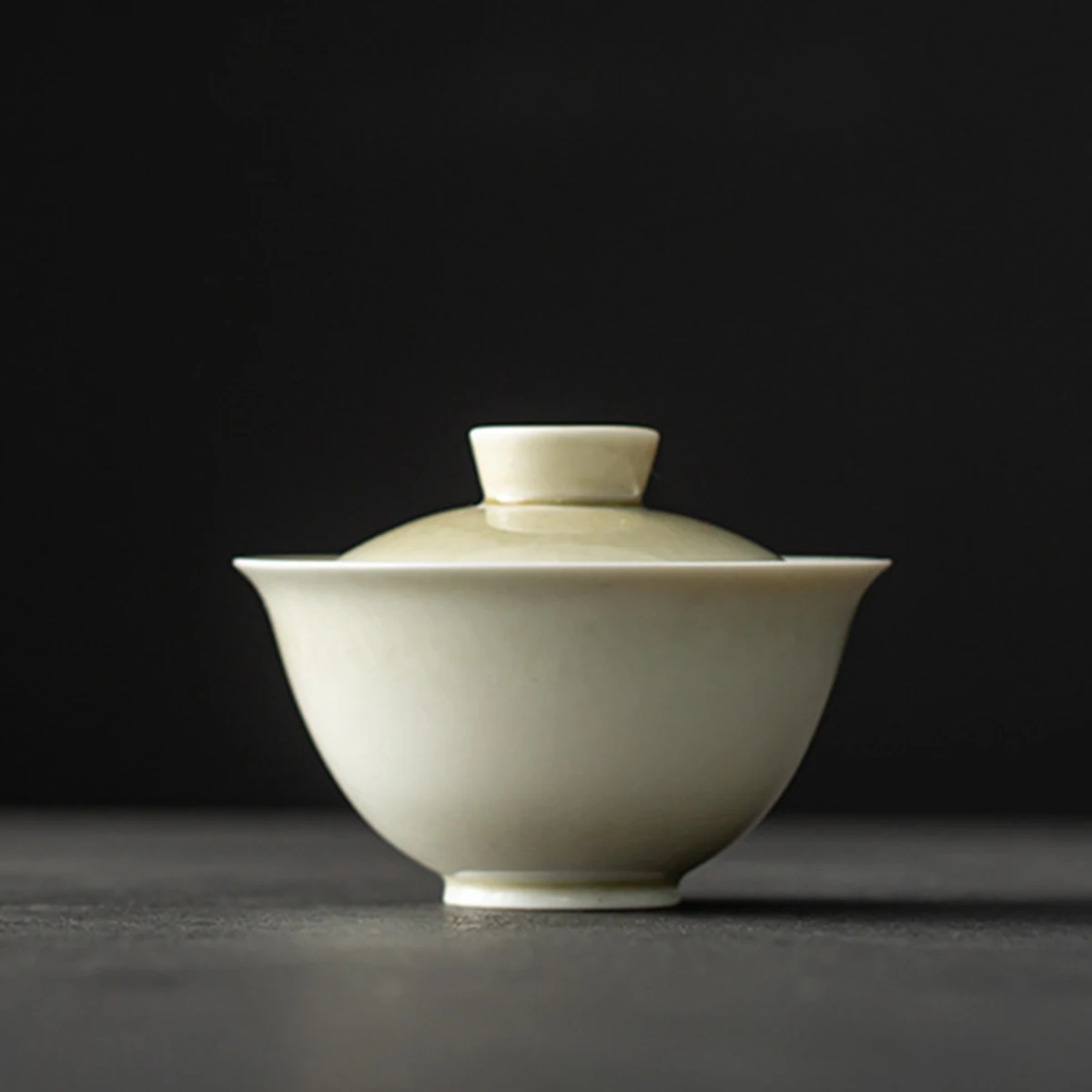 

Jingdezhen grass and wood ash tureen Japanese handmade Kung Fu tea set rock tea tureen