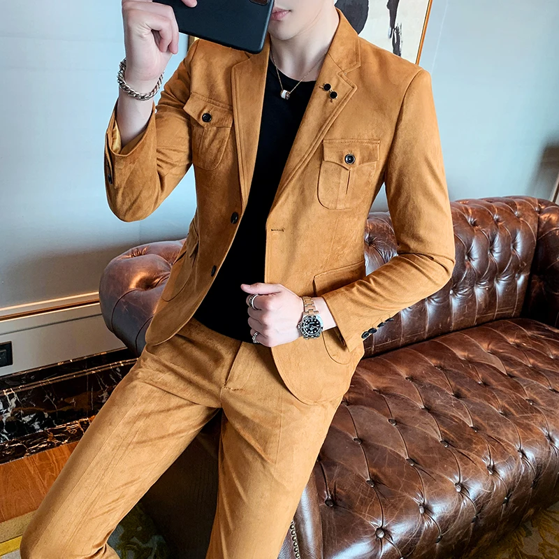 Замшевые мужские костюмы два предмета новые осенние зеленые с карманами