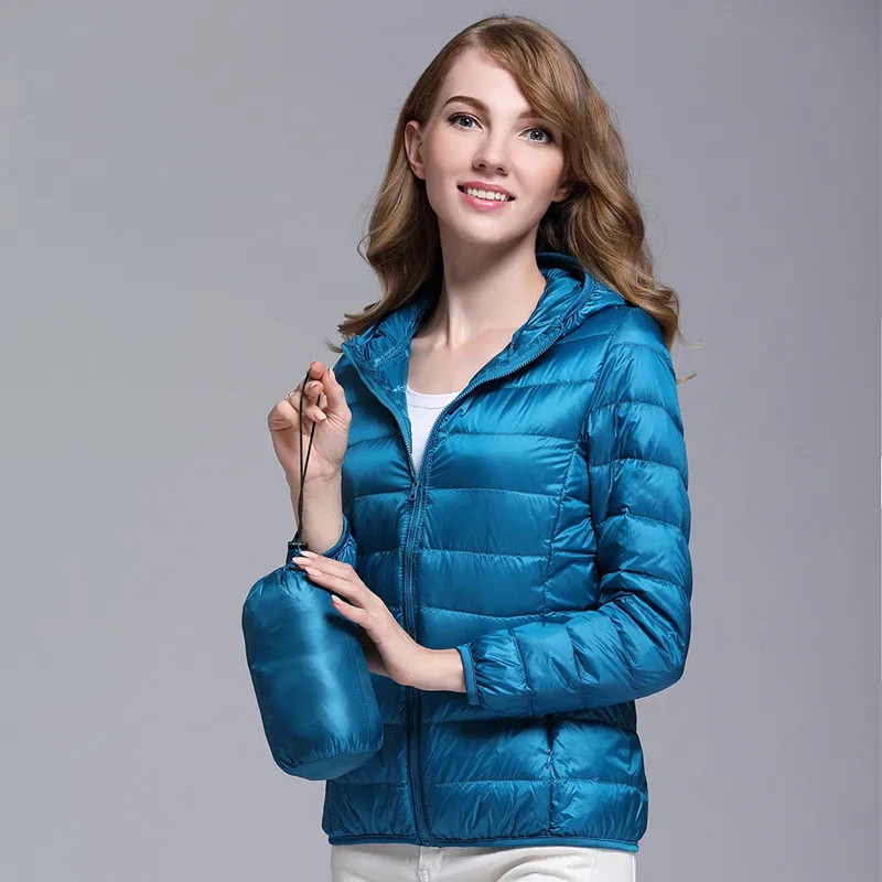 Новинка 2019 зимние женские модные тонкие толстовки с капюшоном куртки на белом