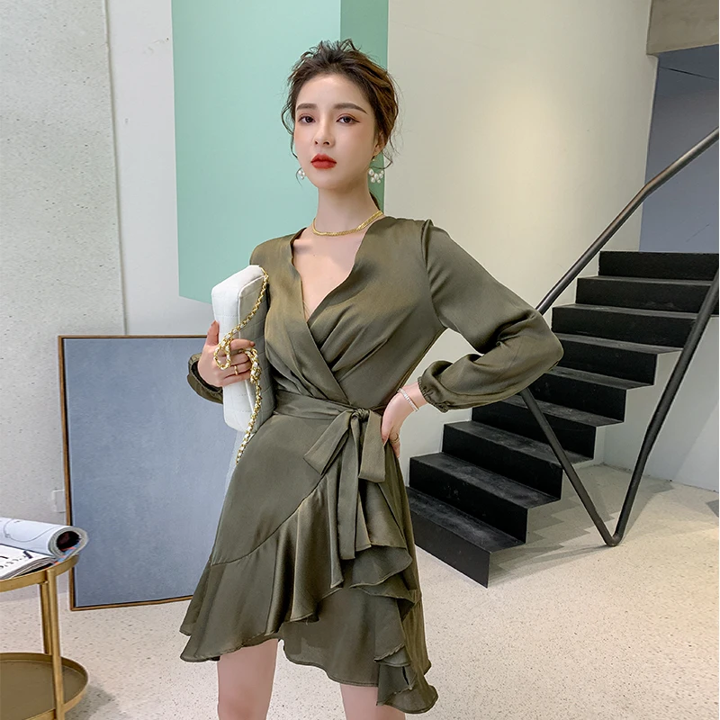 Осень-зима 2020 модное Зеленое Атласное Вечернее Клубное платье с V-образным