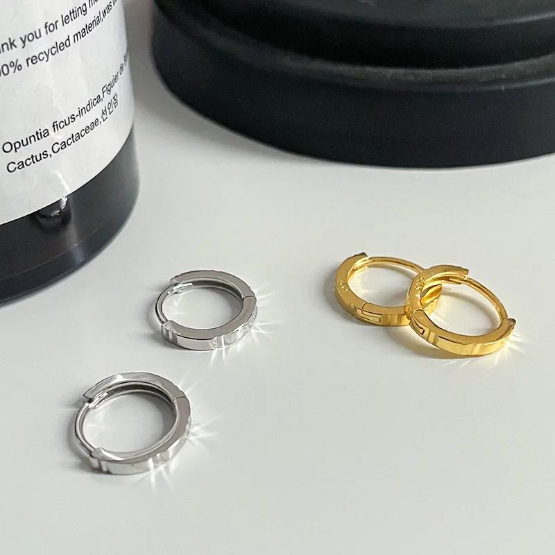 

Корейские летние новые серьги из стерлингового серебра S925, минималистичные металлические кольца в холодном стиле, женские индивидуальные ...