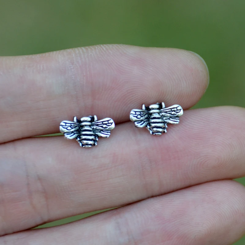 

Harajuku Cute Bee Stud Earring Tiny Honeybee Design Insect Stud