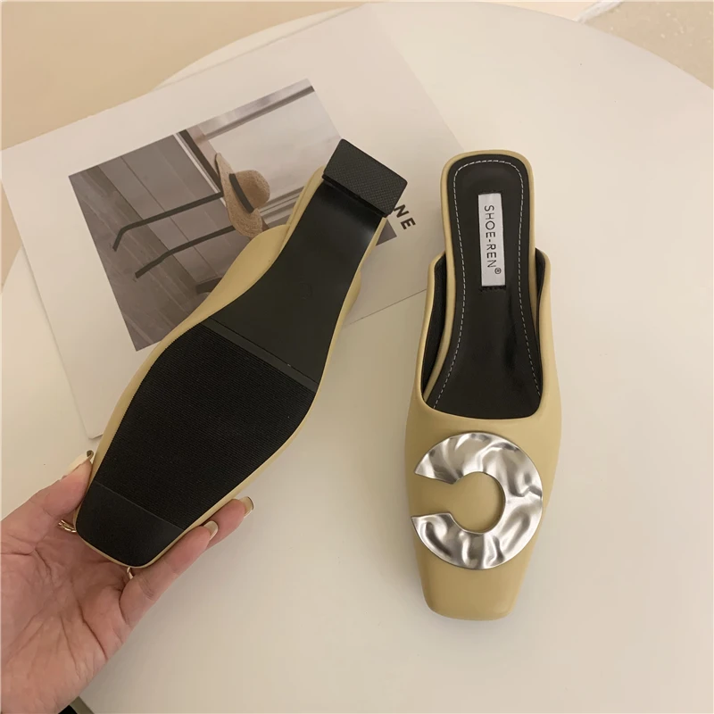 

2021 Spring And Summer New Ladies Slippers Korean Style Low Heel C Buckle Fashion Half-Drag Single Shoes Women's Shoes