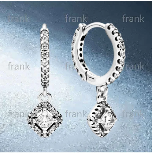 

298503C01-Sparkling-Hoop-Earrings