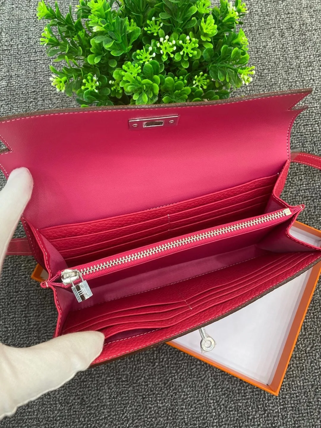 

New Genuine Leather Designer Wallets Women Wallet Fashion Money bag Cell Phone Pocket ladies Luxury Long Purs Q066