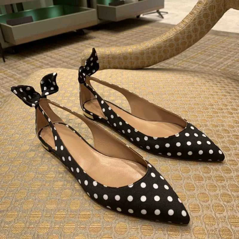 Женские туфли лодочки из флока с острым носком и боковым вырезом кроличьими