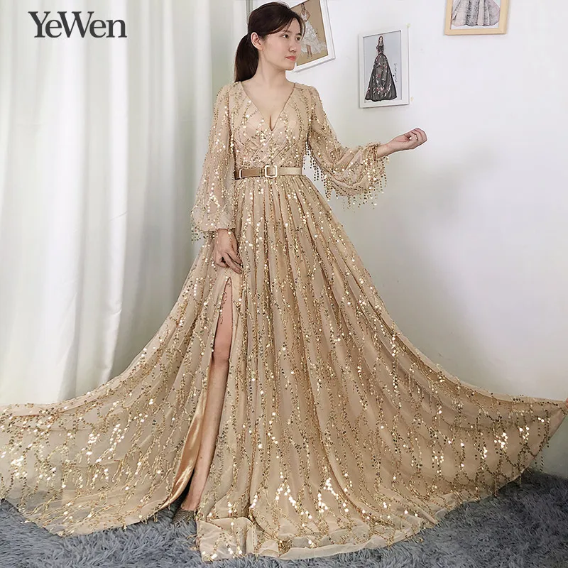 Роскошное вечернее платье цвета шампанского с глубоким v образным вырезом