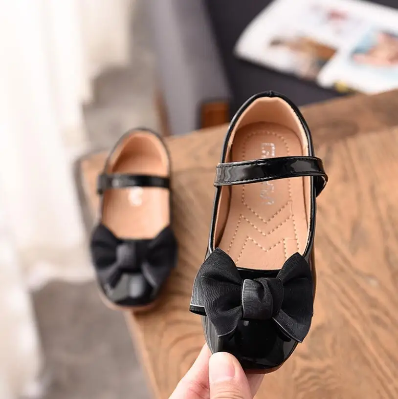 Детская обувь принцессы красные розовые черные сандалии Детские кожаные