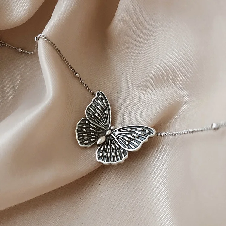 

Retro Silver Butterfly Necklace For Women Teens Girls Vintage Butterfly Pendant Clavicle Necklace Party Daily Fashion Jewelry