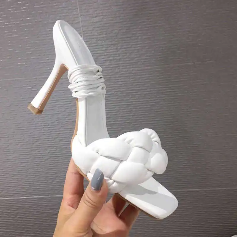 

Korean version of new thin heel woven two wear bandage sandals, one word square head large size high heel fairy style fashion