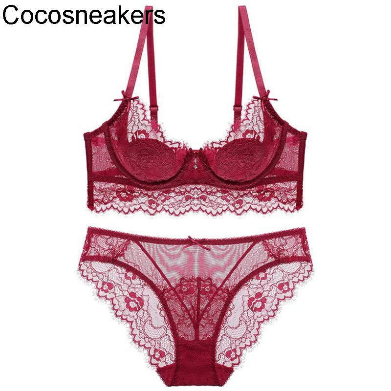 

Red sexy lace gathers closes breast, large chest shows small bra set, thin breathable large underwear, female fat mm