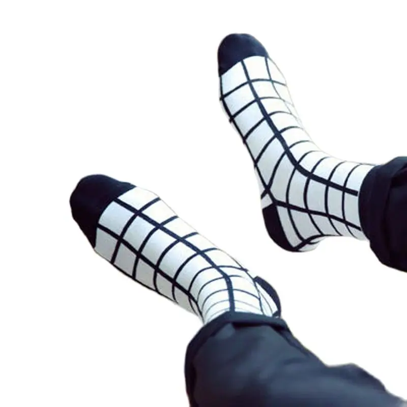 

Hot Fashion Classic Cotton Funny Socks Men Harajuku Black White Hit Color Stripes/Plaid Sock Streetwear Meias 5 Colors 5 Pairs