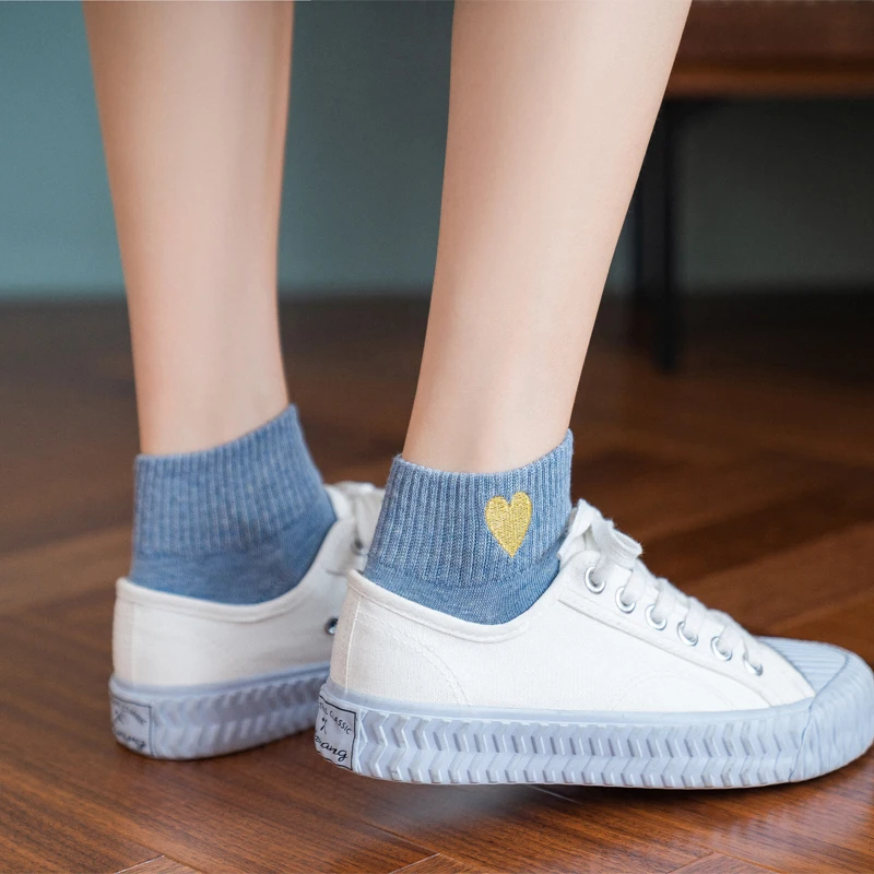 

1 Pair Size 35-42 Kawaii Happy Fashion Ankle Socks Embroidered Cotton Heart Expression Candy Casual Women Socks Winter Solid