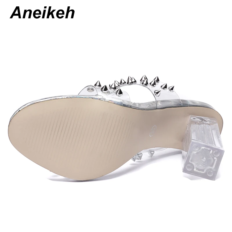 Aneikeh/NEWSummer 2021 ПВХ пикантные женские кожаные туфли с заклепками Модные босоножки