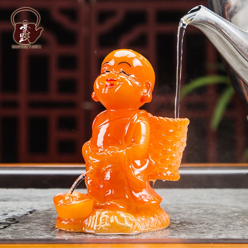 

Tea Accessories Tea Water Spray Tea Pets Change Color Creative Pee Dolls Ceramic Monk Doll Toy Tea Table Buda Decoracion
