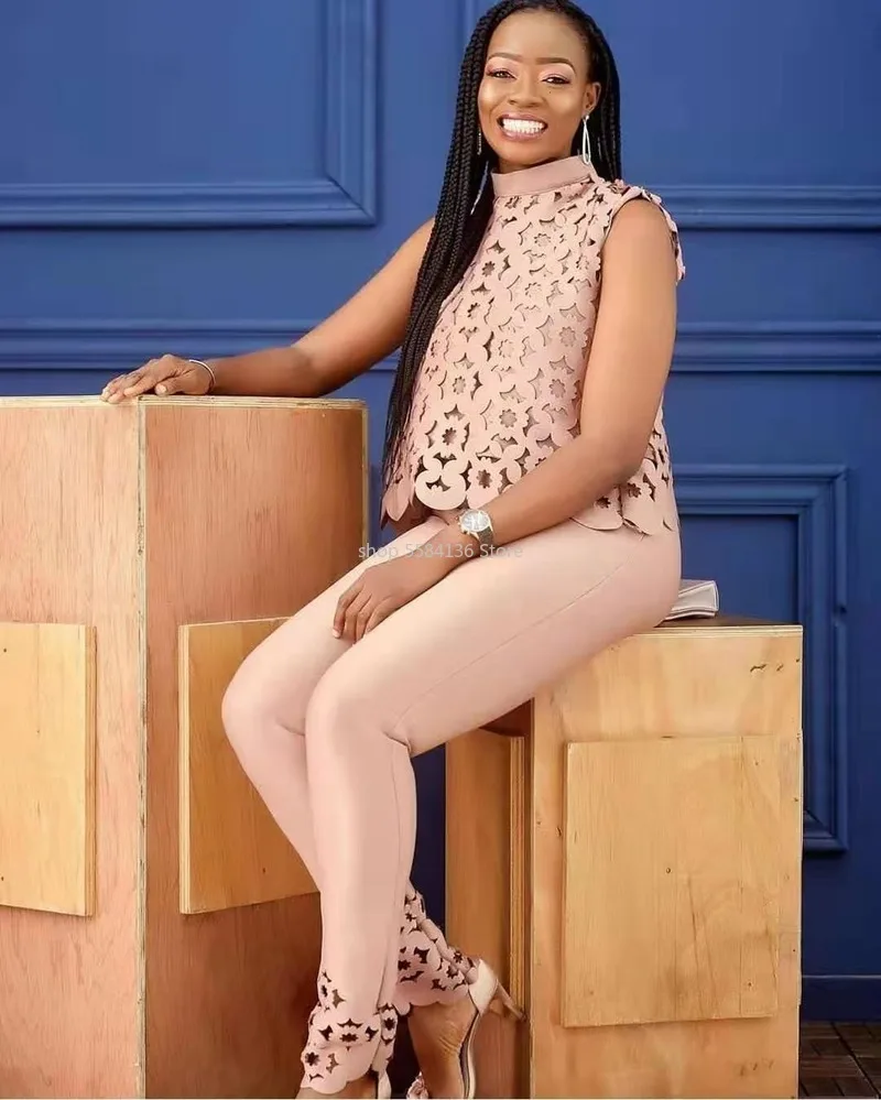 Женский костюм без рукавов с дырочками топ и штаны комплект из двух предметов