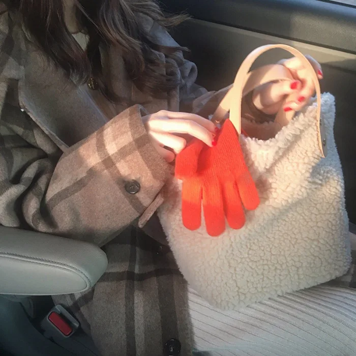 

Women Handbag,Large Capacity Soft Plush Bags for Winter,Ladies Totes,Shopping Bag