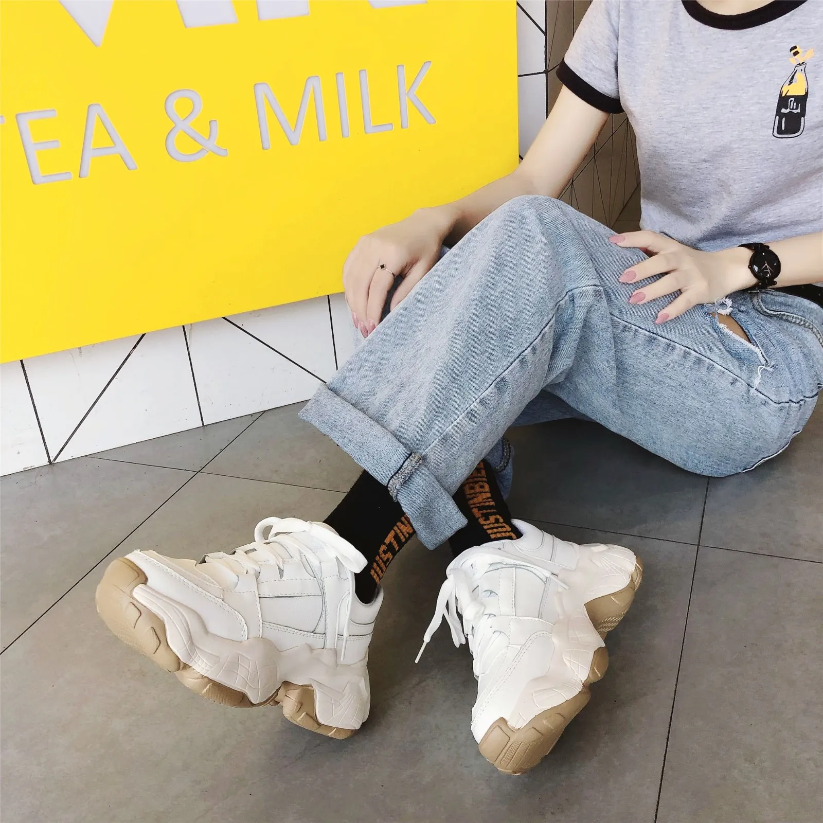 Женские кожаные кроссовки на платформе белые для тренировок повседневная обувь