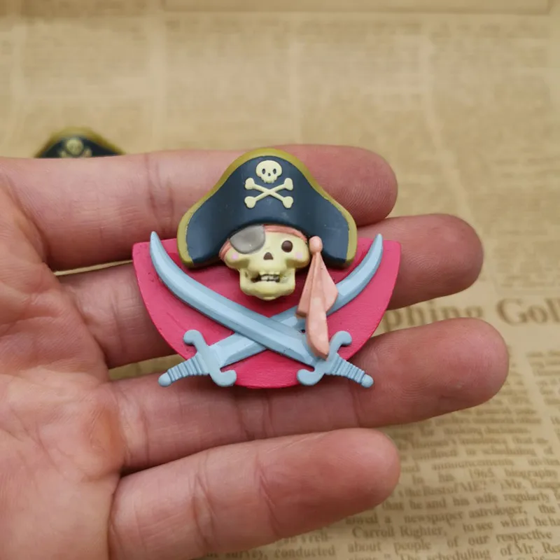 24 шт. 4 см Disney Пираты Карибского моря щит пиратский корабль логотип игрушки DIY