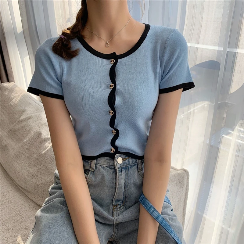 Женский трикотажный кардиган с круглым вырезом укороченный облегающий свитер