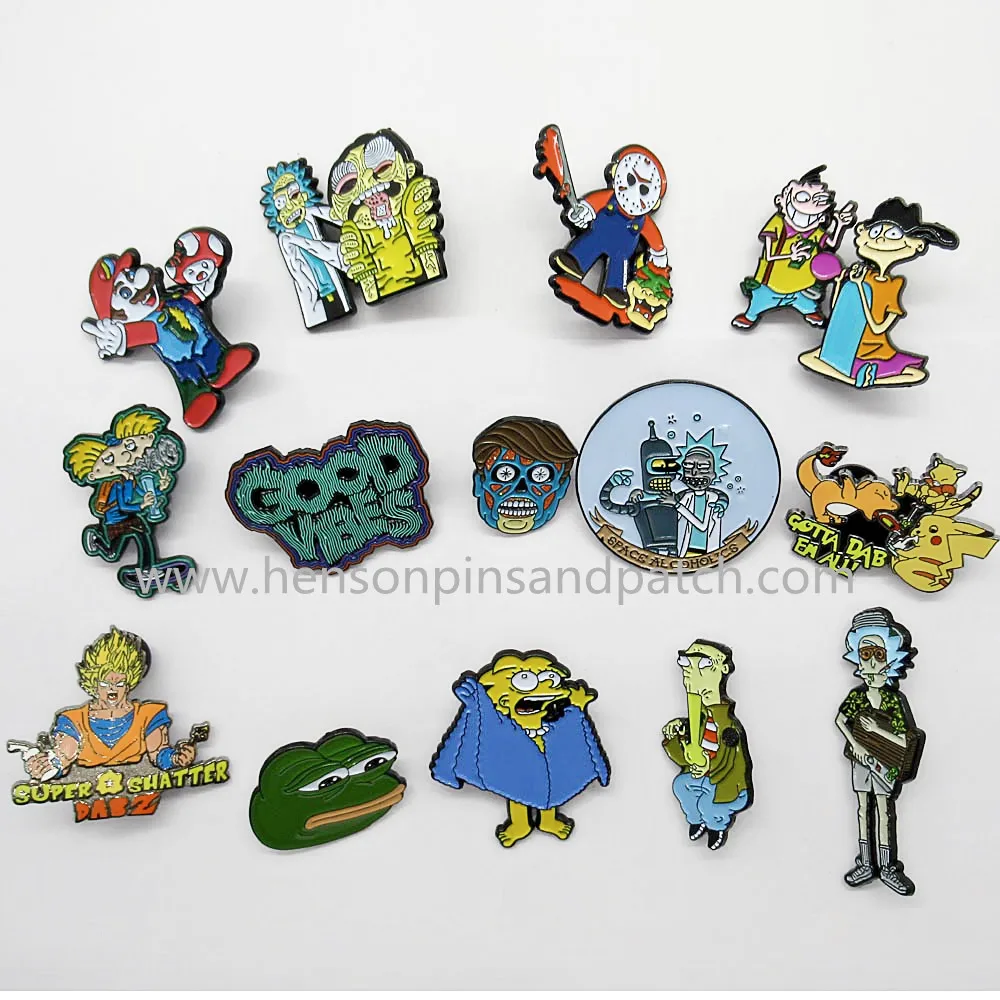 Розничная и в наличии черный металлический мягкий эмалевый значок для