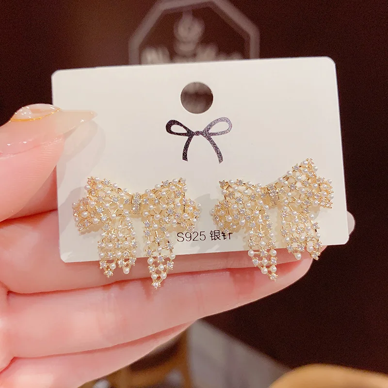 

Korean Earings Fashion Jewelry Asymmetrical Rhinestone Butterfly Simulation Pearl Stud Earrings Statement Earrings For Women