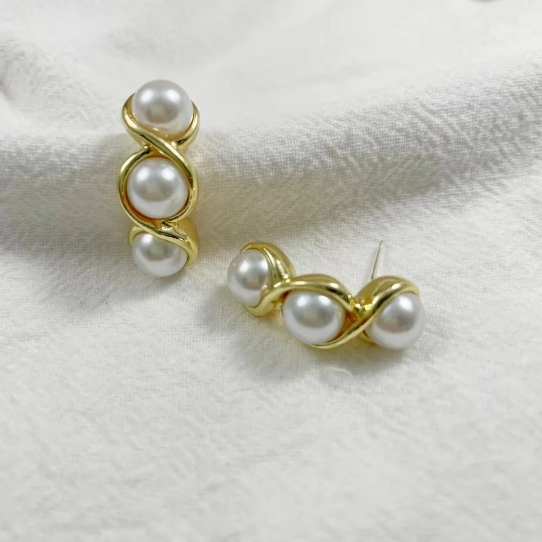 

2021 New Elegant Gold Color Metal Inlaid Pearl Earrings For Women Fashion Jewelry Luxury Wedding Party Girl's Unusual Earrings