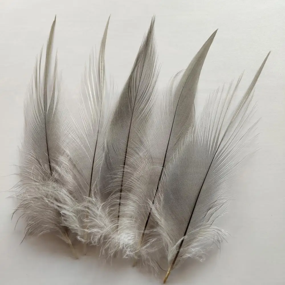 лук с перьями шелк. перья из фатина. гладкие перья и шелковистые перья. там были меха и перья шелк. нежность перышко.