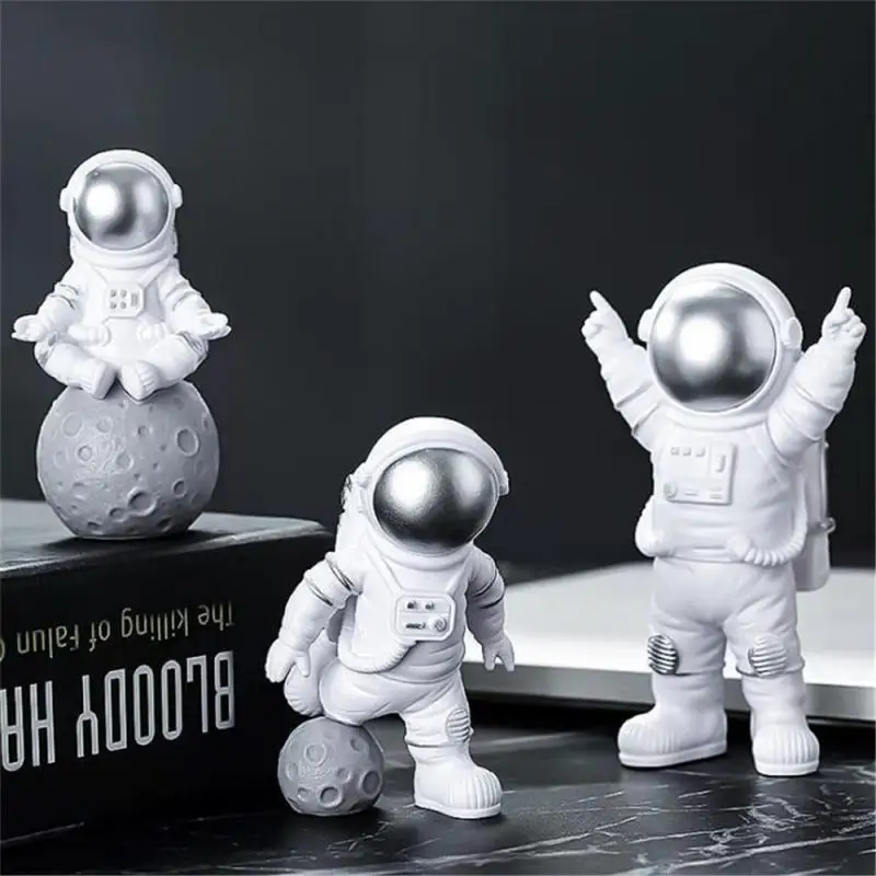 

1/3PCS Nordic Astronaut Figurines Home Decor Miniatures Table Ornaments Cosmonaut Figure Resin Sculpture Modern Home Decoration