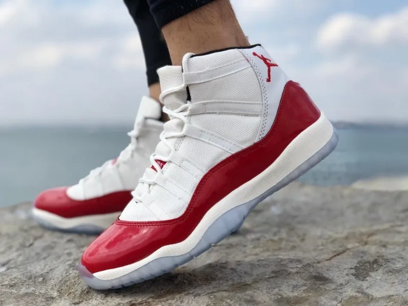 Jordan 11 Ретро Белый и черный