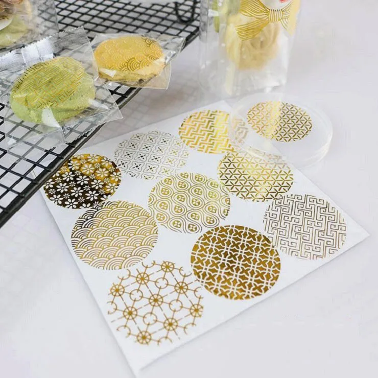 

Наклейки для подарочной упаковки, круглые, золотистые, с цветами, 360 шт.