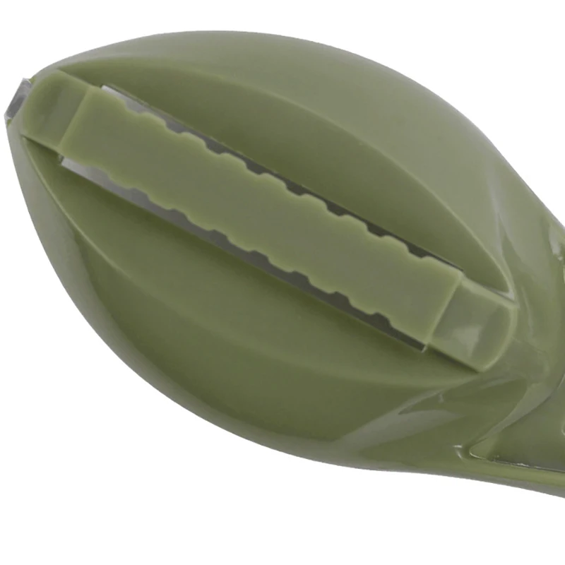 

Plastic Fish Scales Graters Scraper, Fish Skin Brush Fish Cleaning Tool Scraping Scales Device with Cover Home 2 Pack