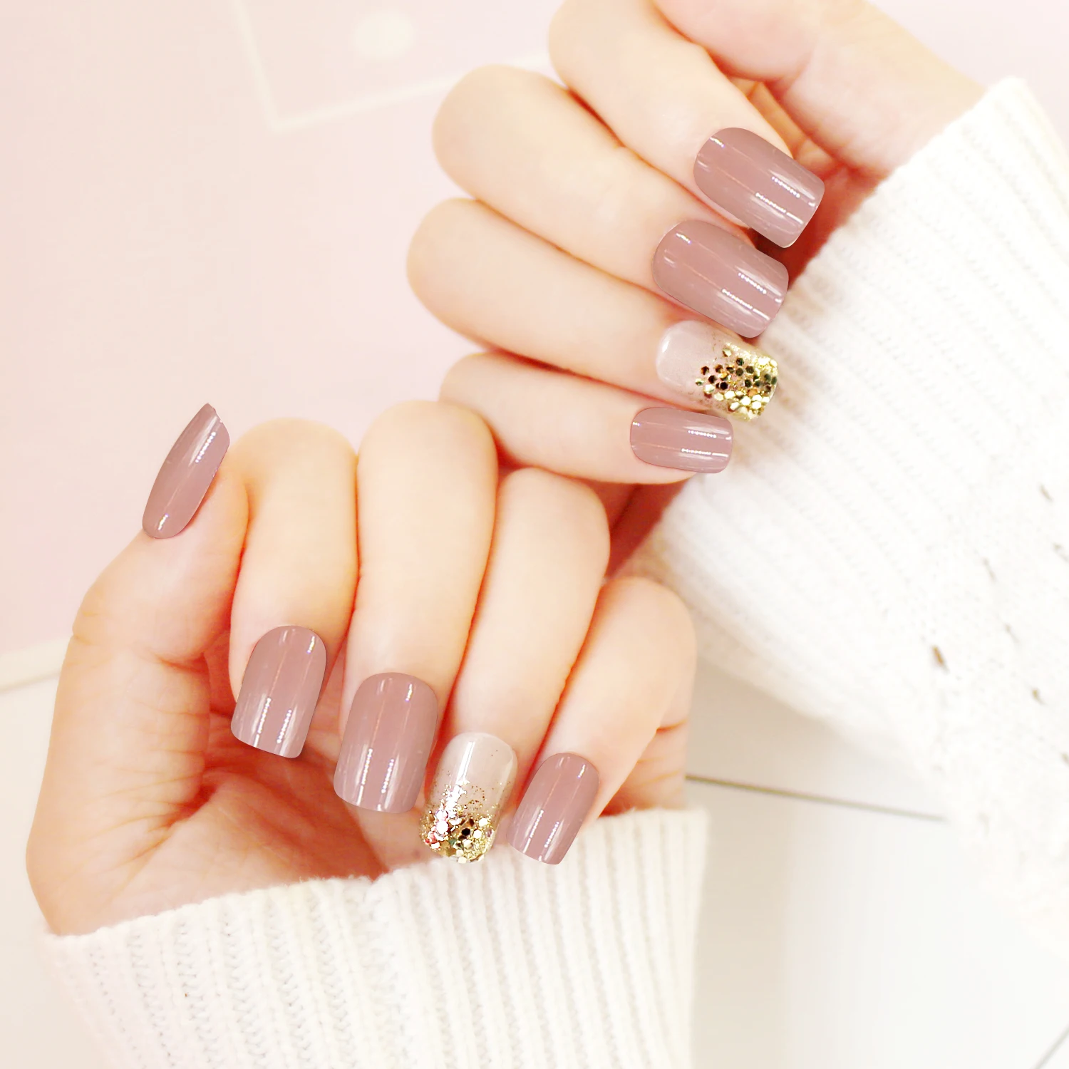

New Arrival 24 Pcs Sparkling Gold Color False Nails Fashion Popular Fake Nails For Ladies And Girls With Glue Stickers dark pink