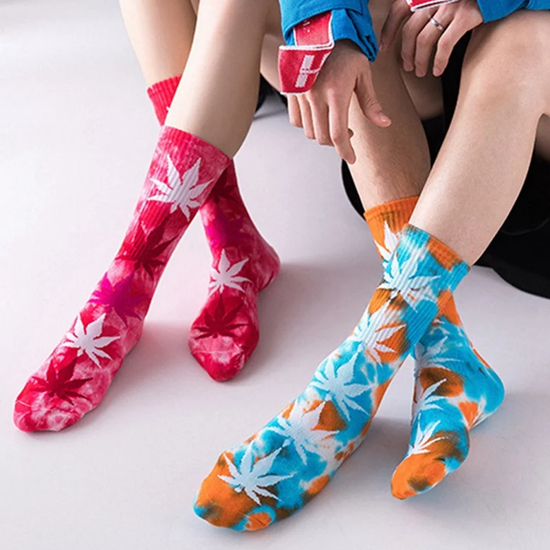

1Pair High-quality Tie-dyed Maple Leaf Socks Long Fashion Socks Men Skateboard Hiphop Socks Women Couple Cotton Socks