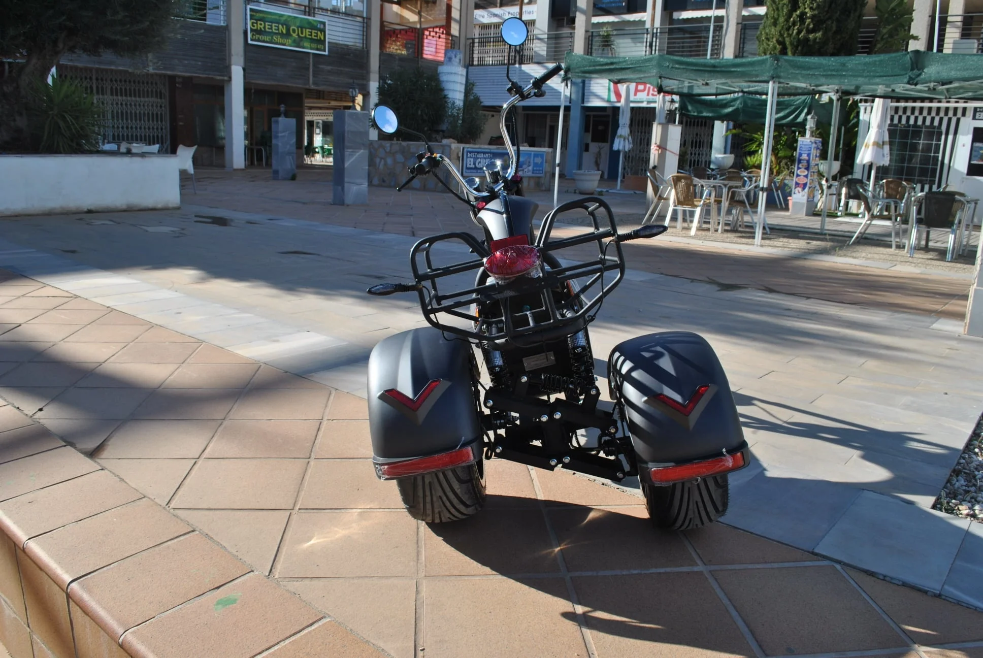 Трехколесный велосипед Citycoco для взрослых с большими шинами трехколесный