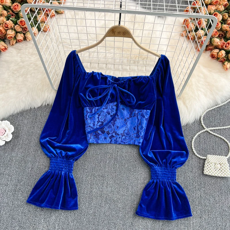 

Черная/синяя/белая кружевная бархатная рубашка в стиле пэчворк, женские сексуальные короткие топы с квадратным воротником и расклешенными ...