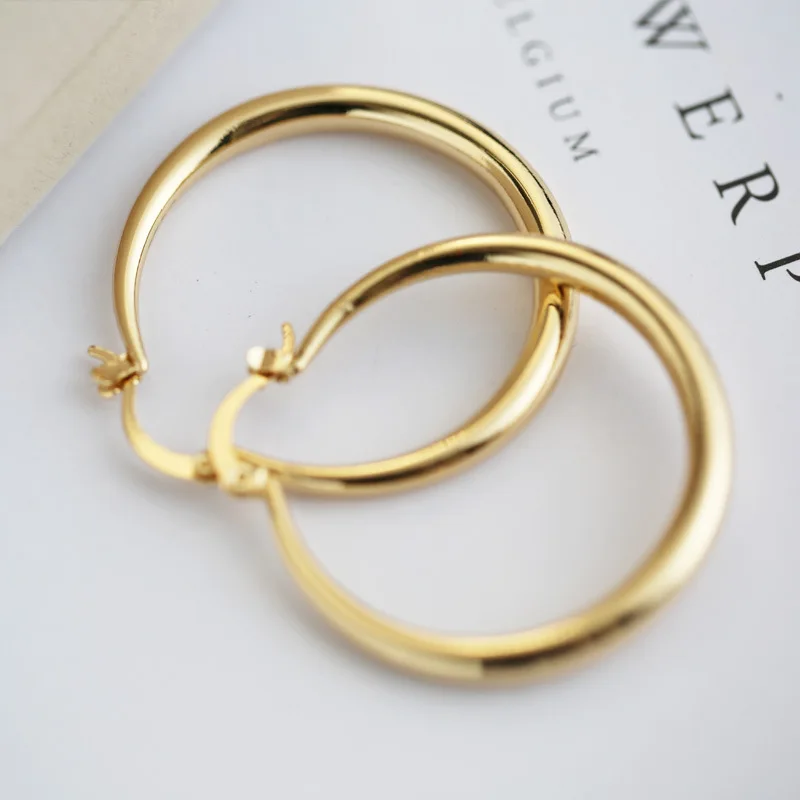 

Hoop Earrings Top Fashion Big Loop Hoop Earrings Two Color Available Simple Stylish Women Jewelry Earrings Dropshipping