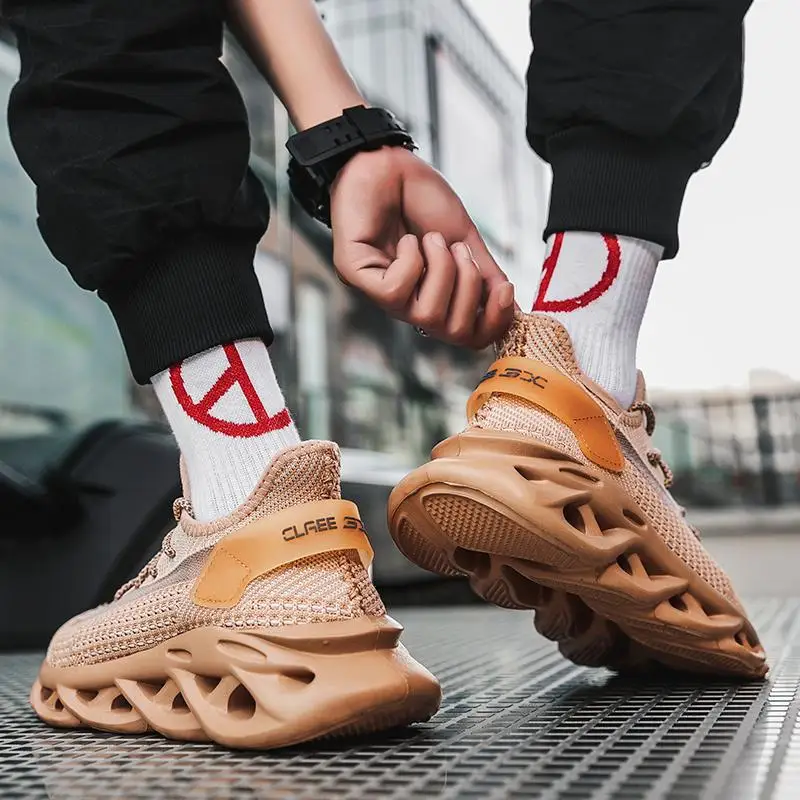 

2021 New Men's Shoes Breathable Sports Shoes Blade Korean Version Casual Sneakers Mesh Breathable Flying Woven Jogging Footwear