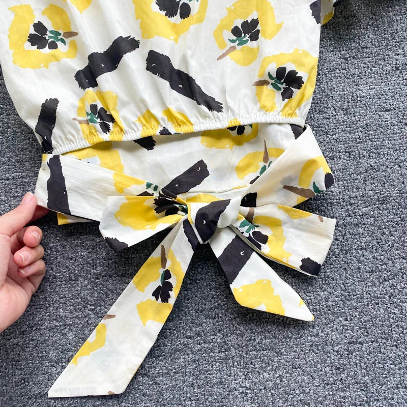 

Fashionable Tie Waist Was Thin Short Blouse Female Summer New Style BlusaV Collar All-match Printing Holiday Shirt DK552