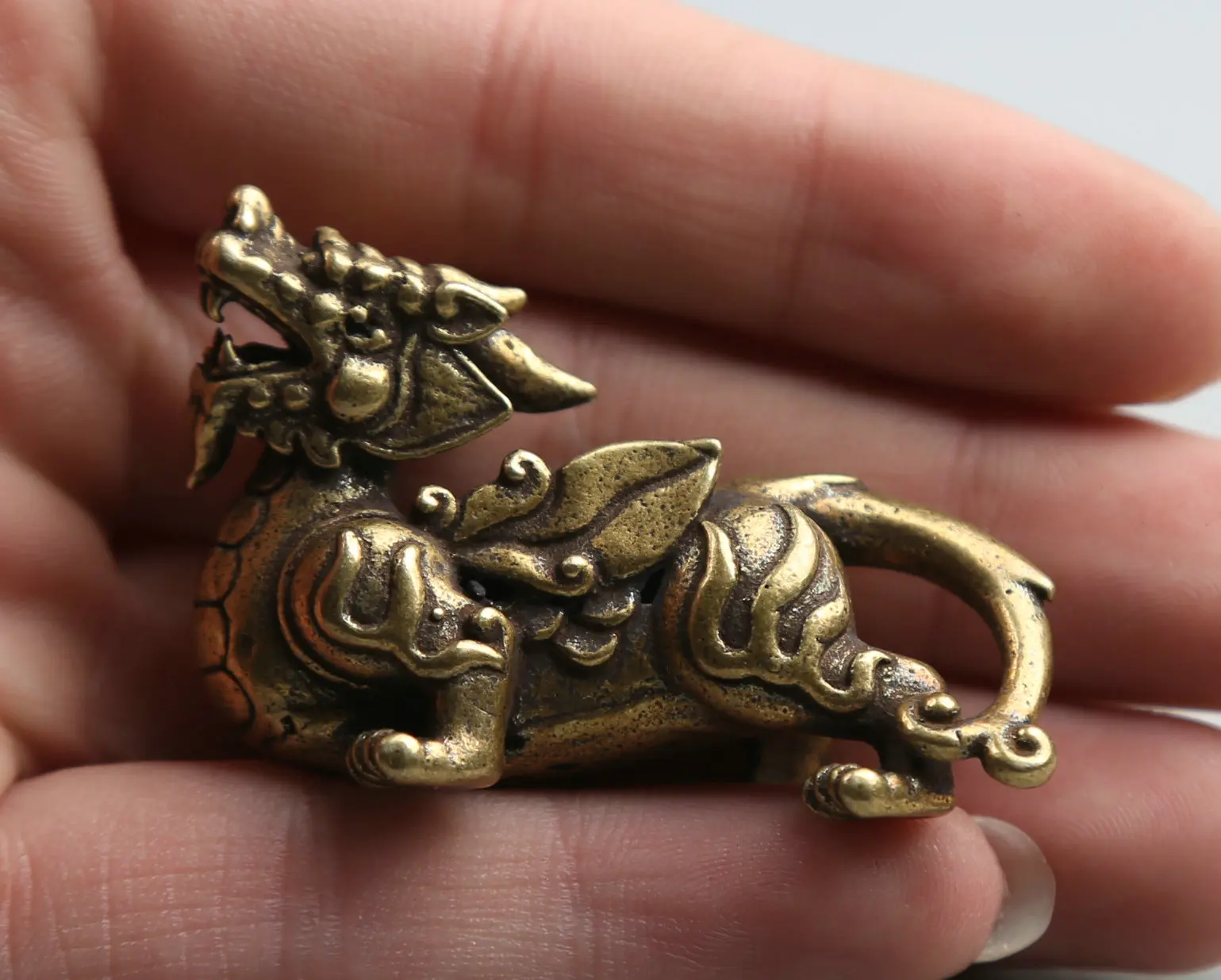 55MM/2.2&quotCollect Curio Rare Chinese Fengshui Bronze Exquisite Animal Auspicious Beast Qilin Kylin Unicorn Pendant Statuary 43g | Дом и сад