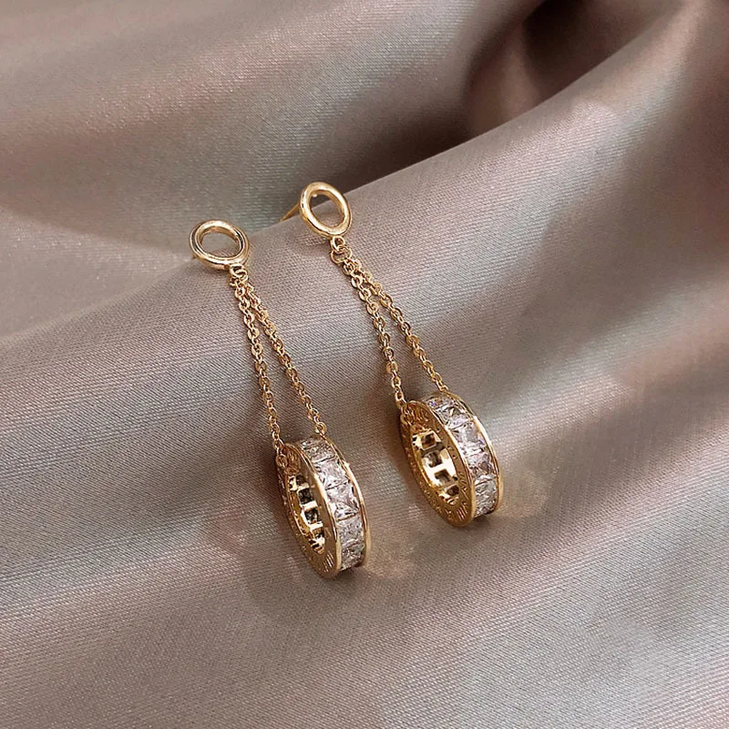 

Unique Design Round Zircon Pendant Earrings Korean Fashion Long Chain Geometric Earrings for Party Women Gift Jewelry