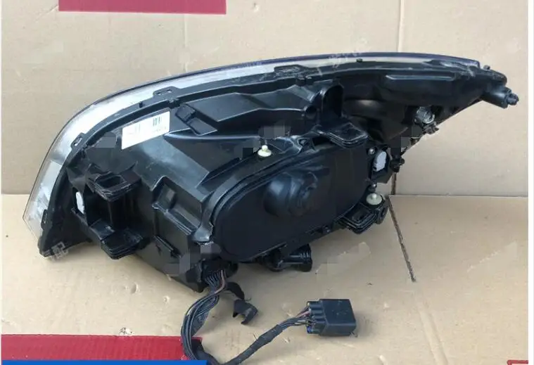 Capqx для Volvo V60 S60 2011-ПЕРЕДНИЙ БАМПЕР фара в сборе черный фон+ белый фон