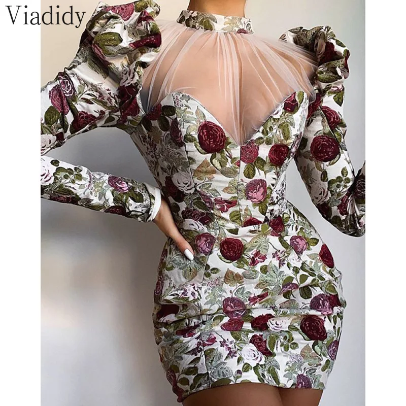 Женское винтажное мини платье с длинным рукавом открытой спиной и цветочным