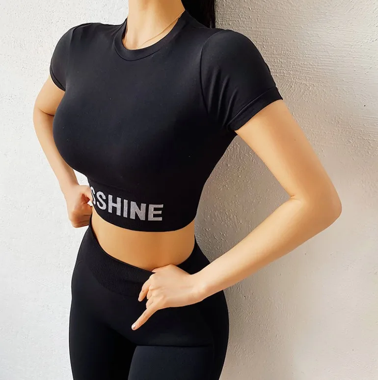 Женская спортивная футболка быстросохнущая высокоэластичная с коротким рукавом