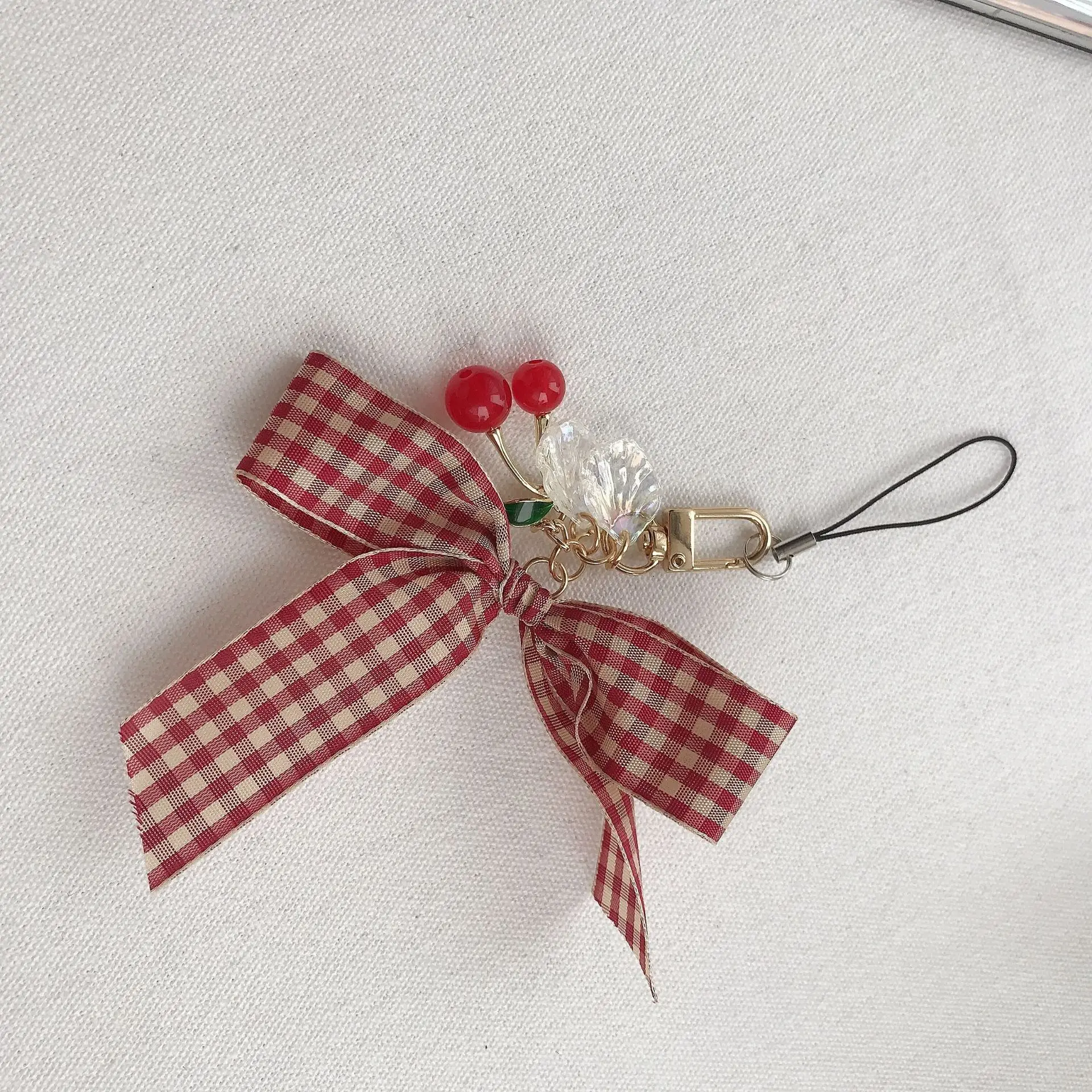 

Cute & sweet mobile phone sling anti-lost keychain mobile phone case ID Card ornaments niche Lanyard Wholesale