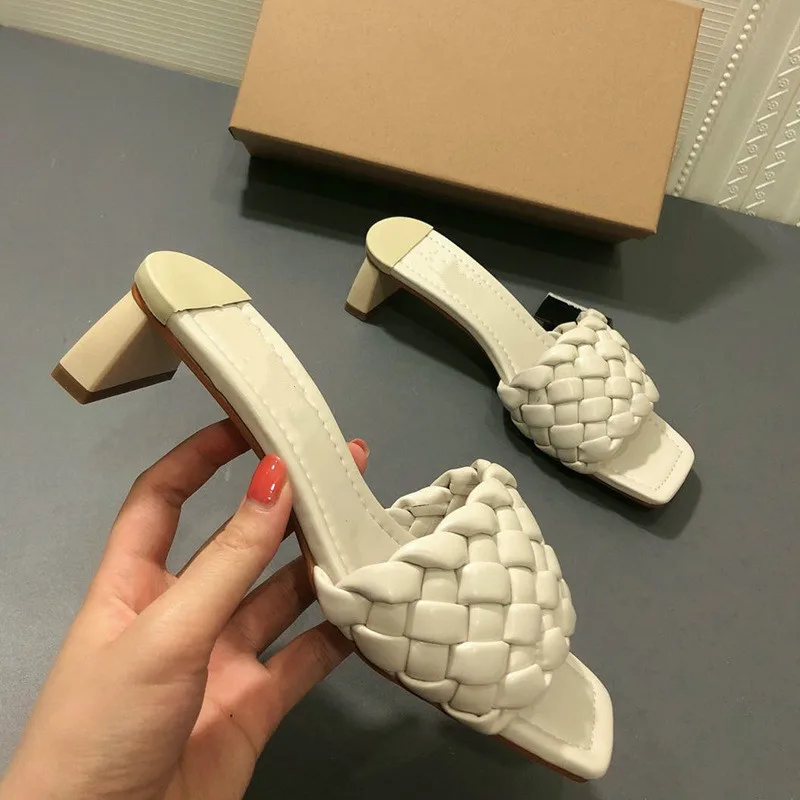 

Шлепанцы женские на высоком каблуке, плетеные сандалии с квадратным носком, туфли-лодочки с открытым носком, дышащие сланцы, модная летняя о...