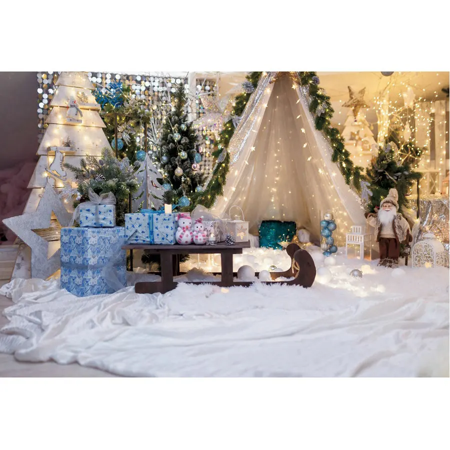 Новогодний фон шатра с подарочной коробкой, гирляндой и осветительными приборами для фотографирования на Рождество и Новый год.