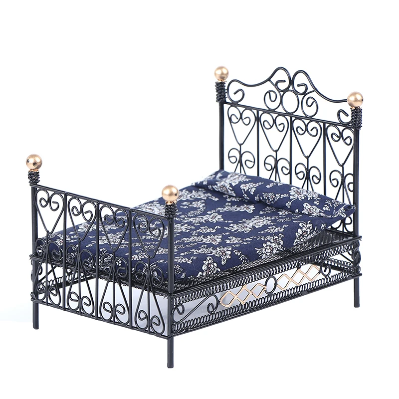 

1:12 Dollhouse Miniature Metal European Retro Double Bed Bedroom Furniture Model For Dollhouse Decoration New