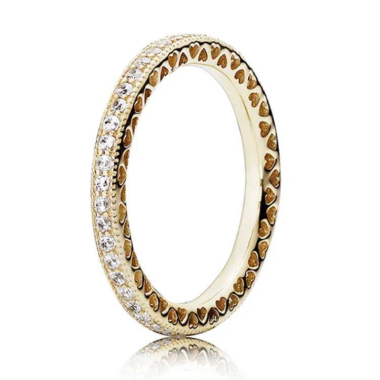 Женское кольцо из серебра 925 пробы с кристаллами